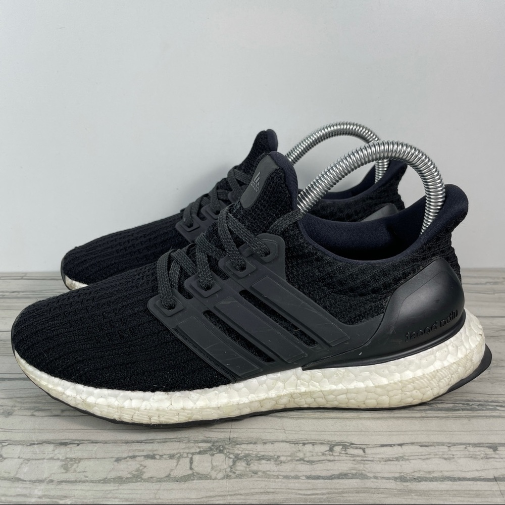 ADIDAS ULTRA BOOST-WOMENS 6